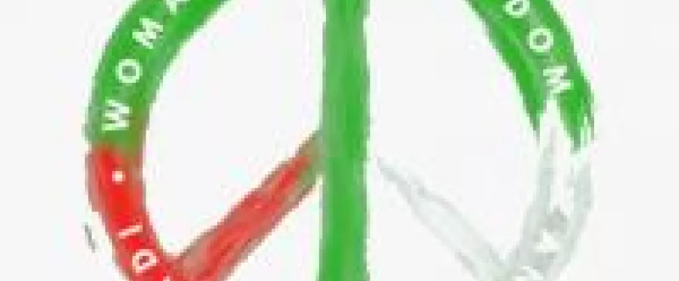 gemaltes Zeichen für Frieden in den Farben der iranischen Fahne